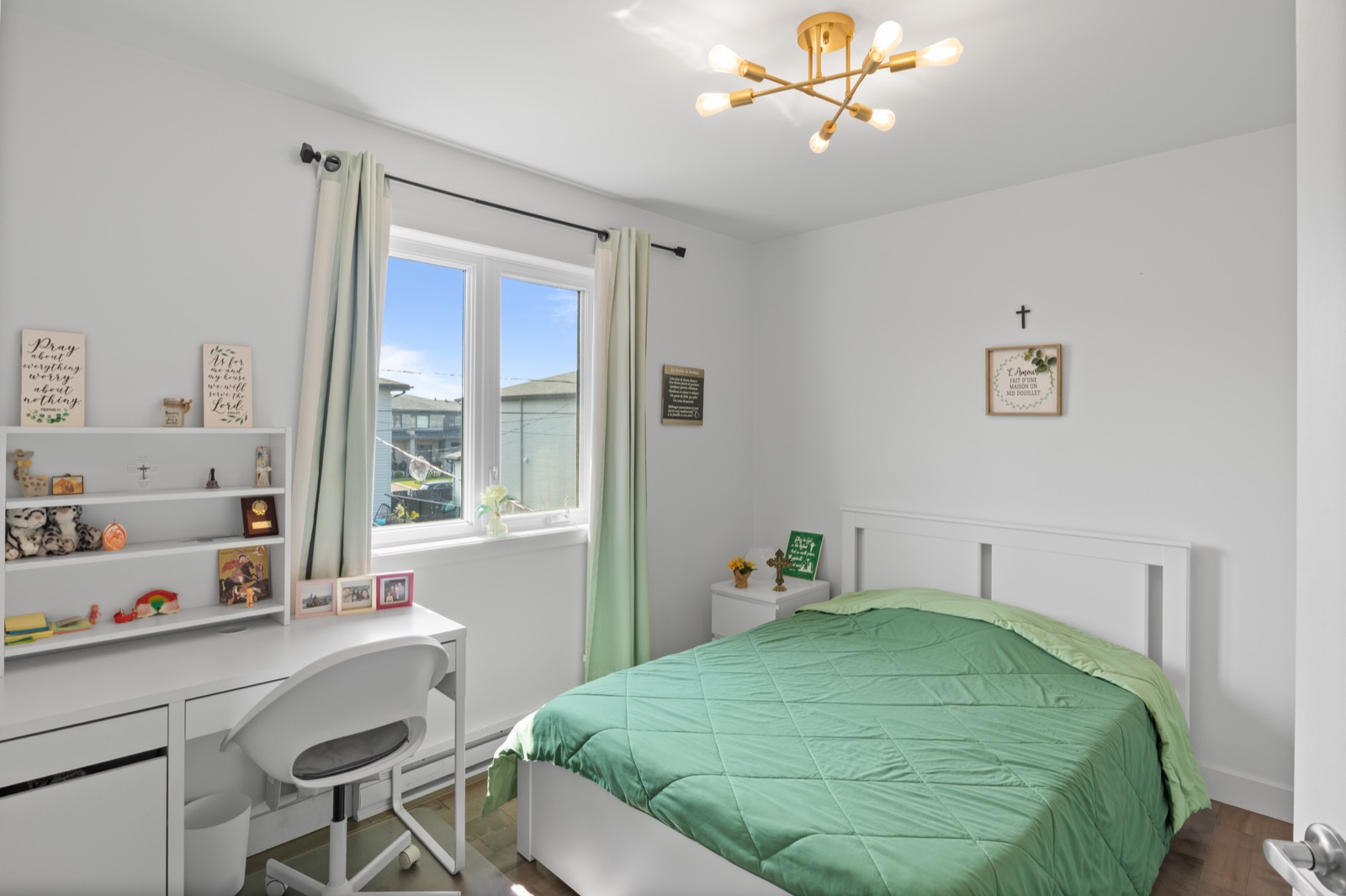 Professionally edited second bedroom