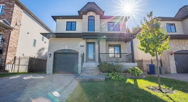Frontage, real estate photography by SharpShot Media, Montréal