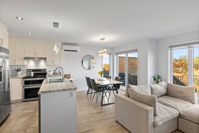 Living space, real estate photography by SharpShot Media, Montréal