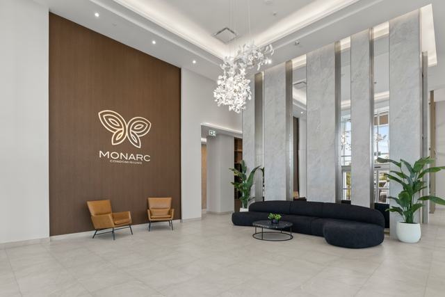 Lobby, real estate photography by SharpShot Media, Montréal