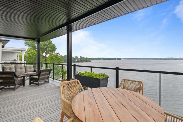 Terrace, real estate photography by SharpShot Media, Montréal