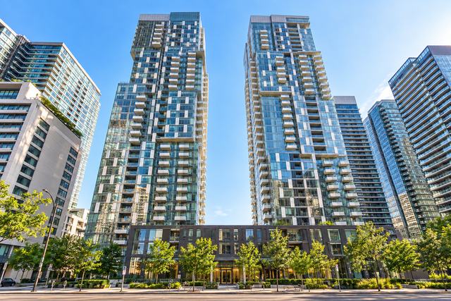 Towers, real estate photography by SharpShot Media, Montréal
